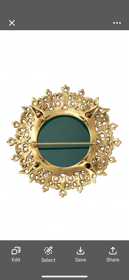 18k Gold Green Intaglio Brooch