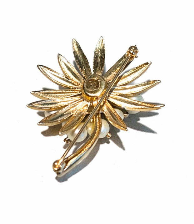 Pearl and Gold Daisy Brooch