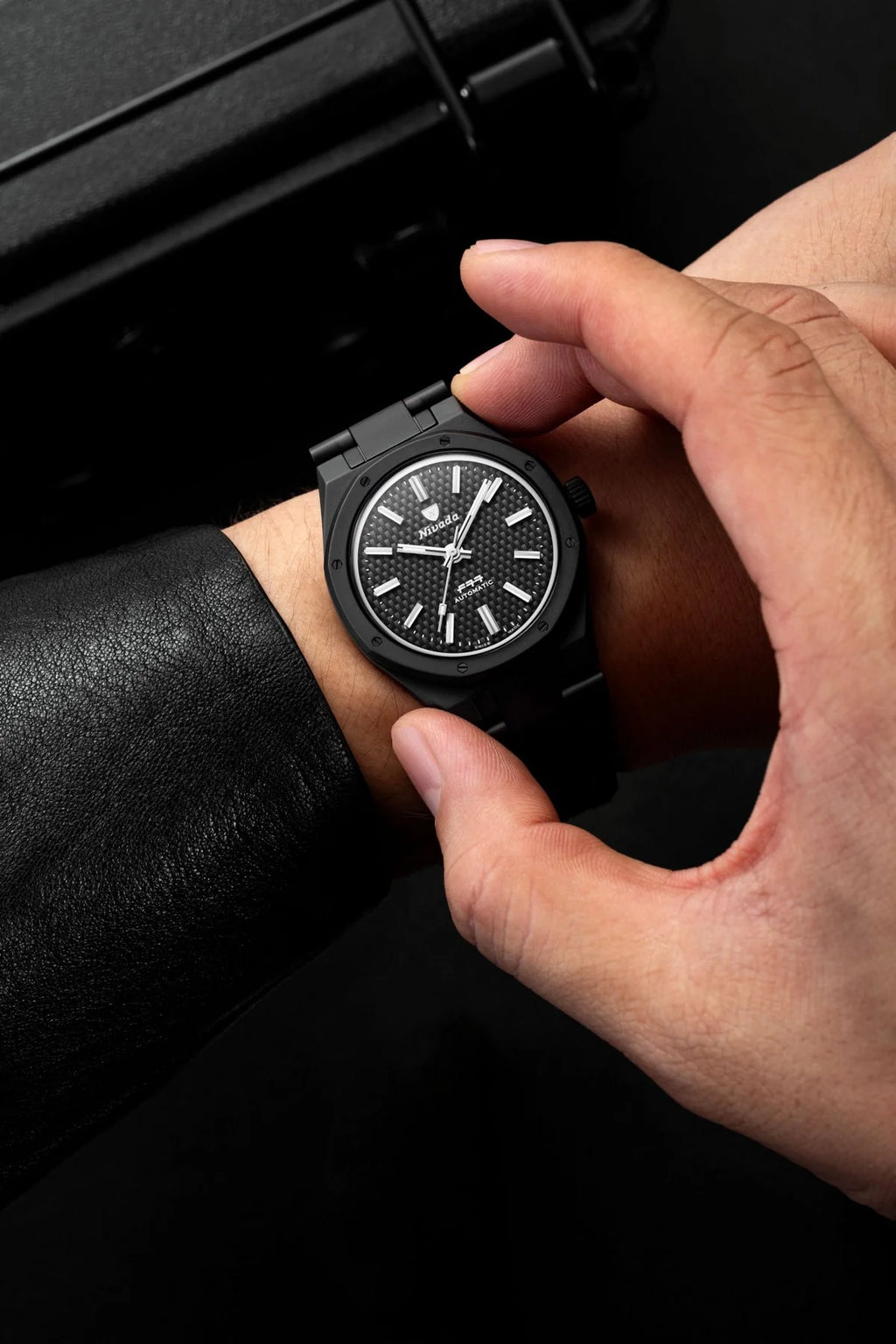 F77 BLACK CERAMIC BRAIDED DIAL - 37MM